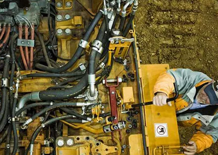 Caterpillar D7E Bulldozer Cylinder Barrel Fault Online Solution Case